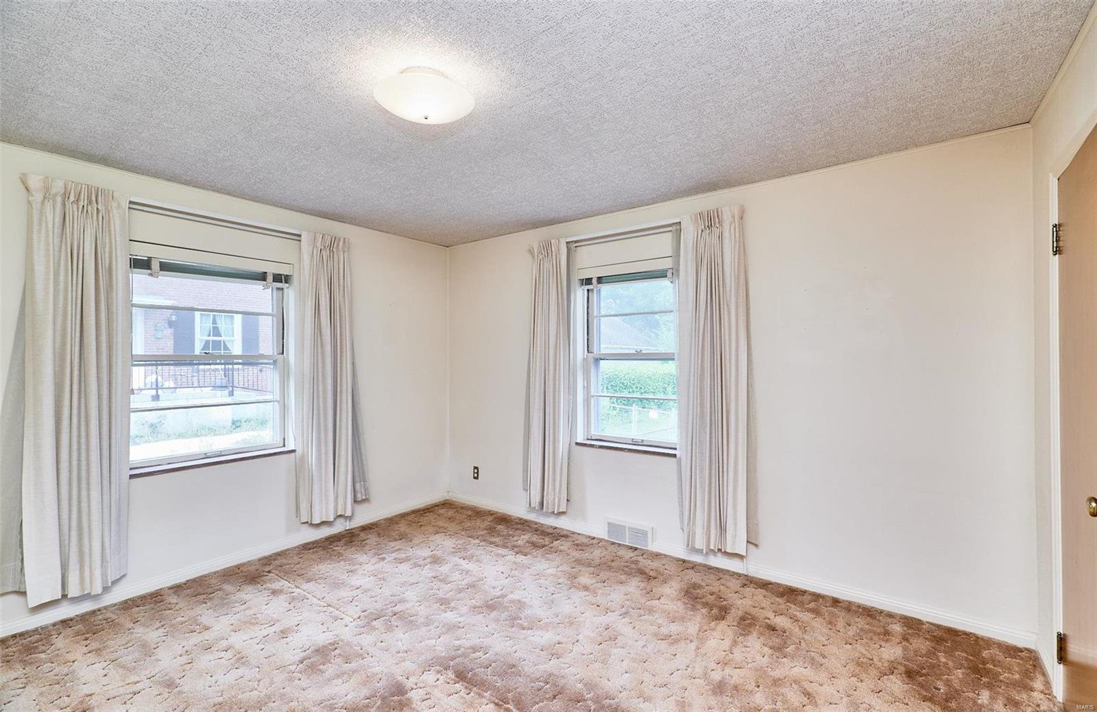 9537 Sappington Road St. Louis, MO 63126 - Photo 20 of 56 Gallery Image 20