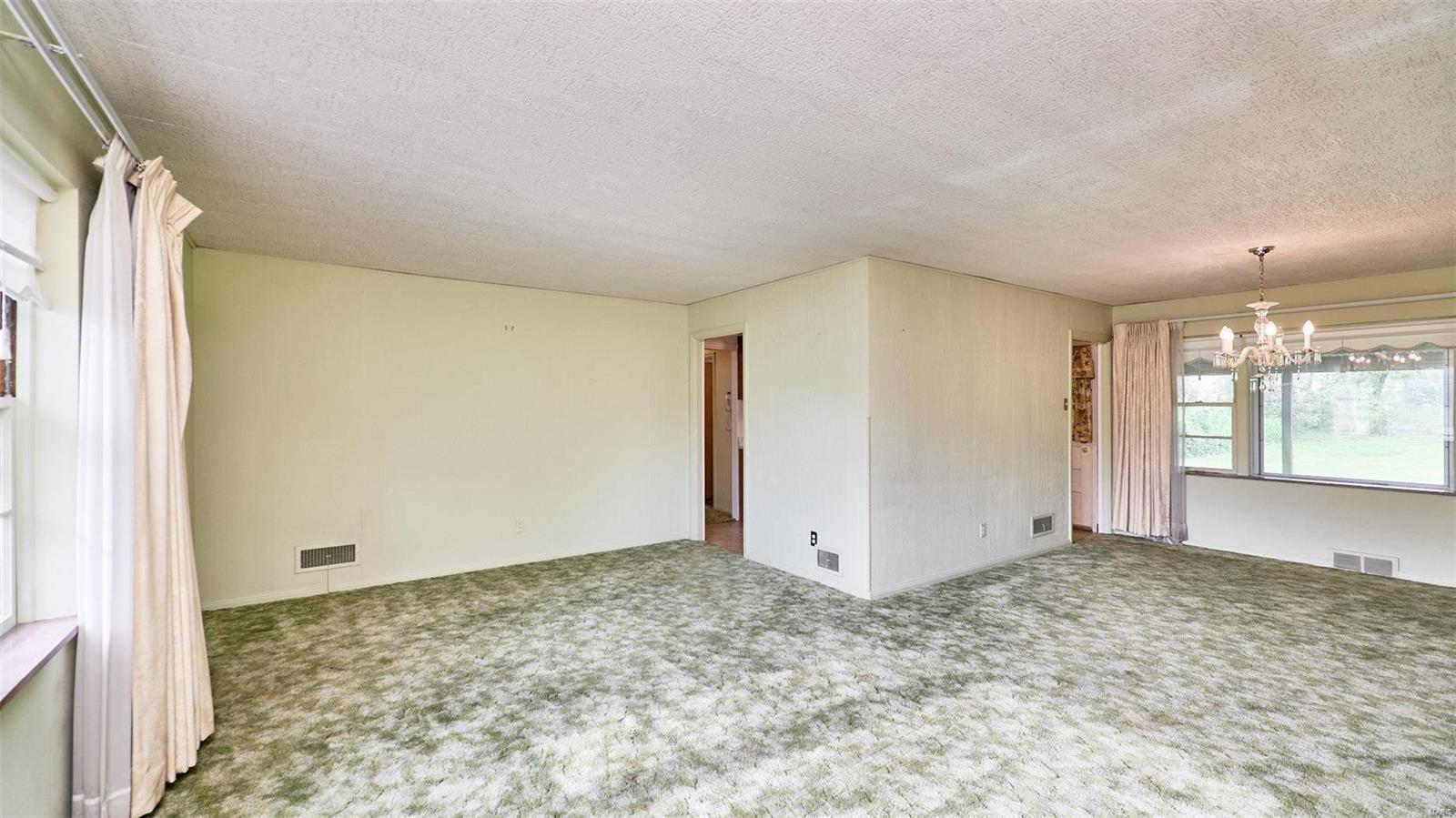 9537 Sappington Road St. Louis, MO 63126 - Photo 8 of 56 Gallery Image 8