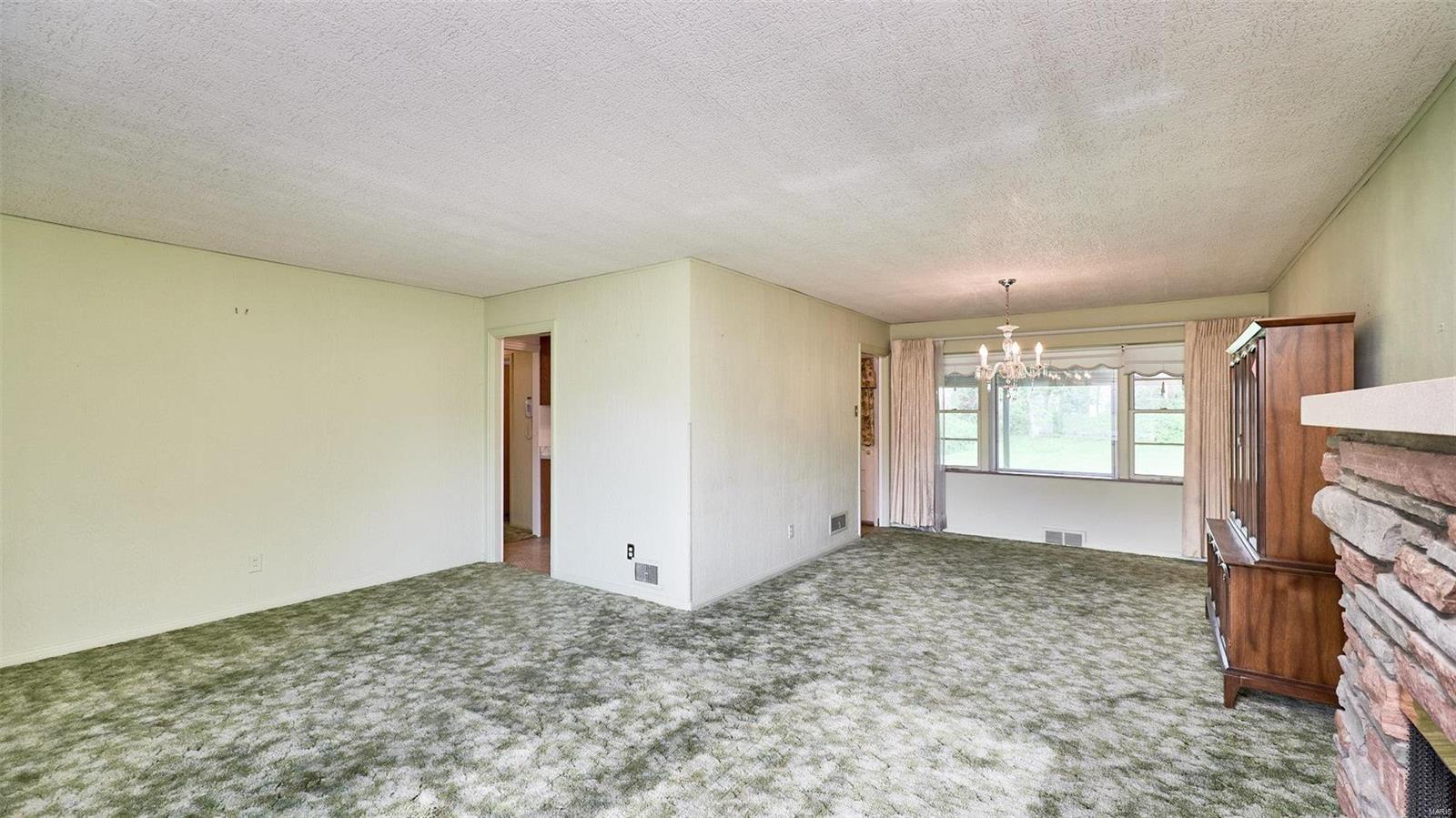 9537 Sappington Road St. Louis, MO 63126 - Photo 9 of 56 Gallery Image 9