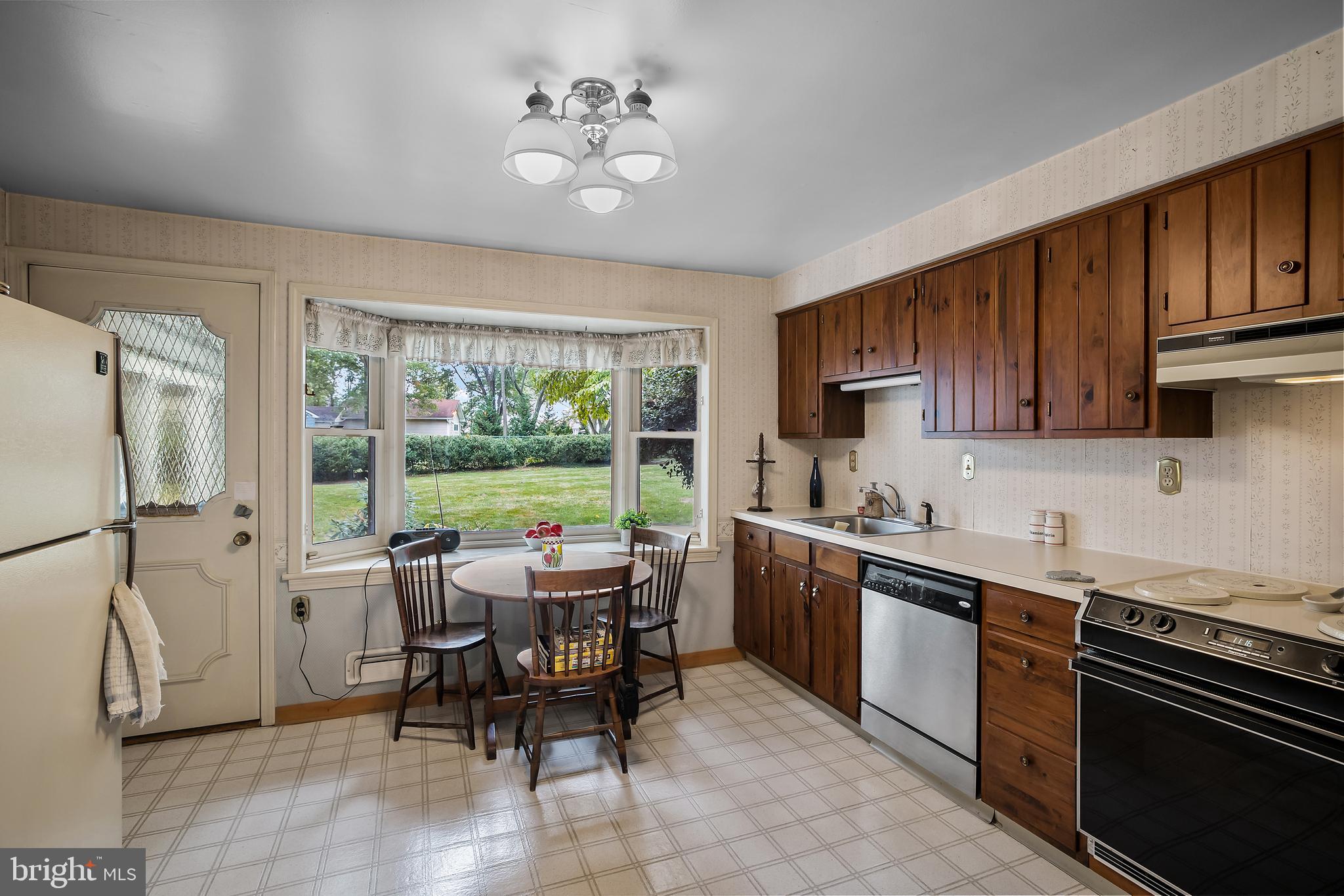 332 Wayland Road Cherry Hill, NJ 08034 - Photo 12 of 35
