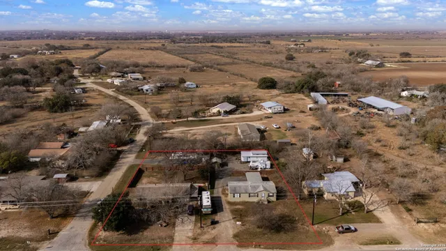 $450,000 | 505 Highway 173, Hondo, TX 78861