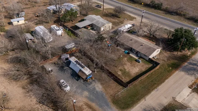 $450,000 | 505 Highway 173, Hondo, TX 78861