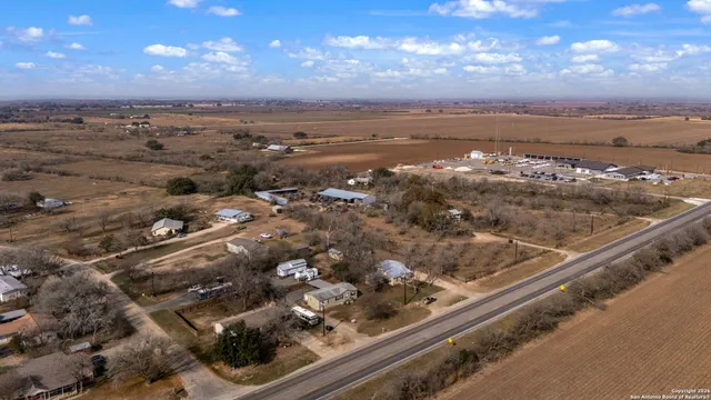 $450,000 | 505 Highway 173, Hondo, TX 78861