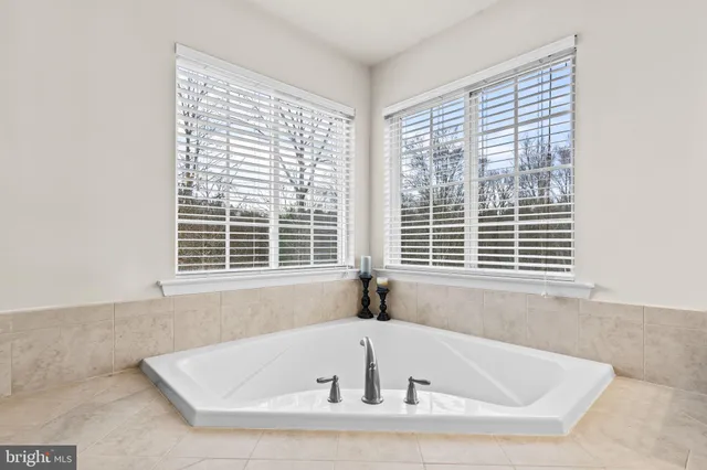 $644,900 | 28147 Ben Oaks Drive, Mechanicsville, MD 20659