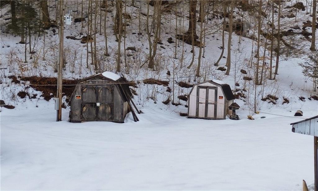 169 Glenview Road Somerset, PA 15501 - Photo 6 of 17 a car parked in front of a building