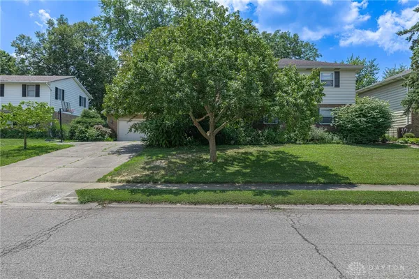 $199,900 | 851 Weybridge Drive, Springfield, OH 45503