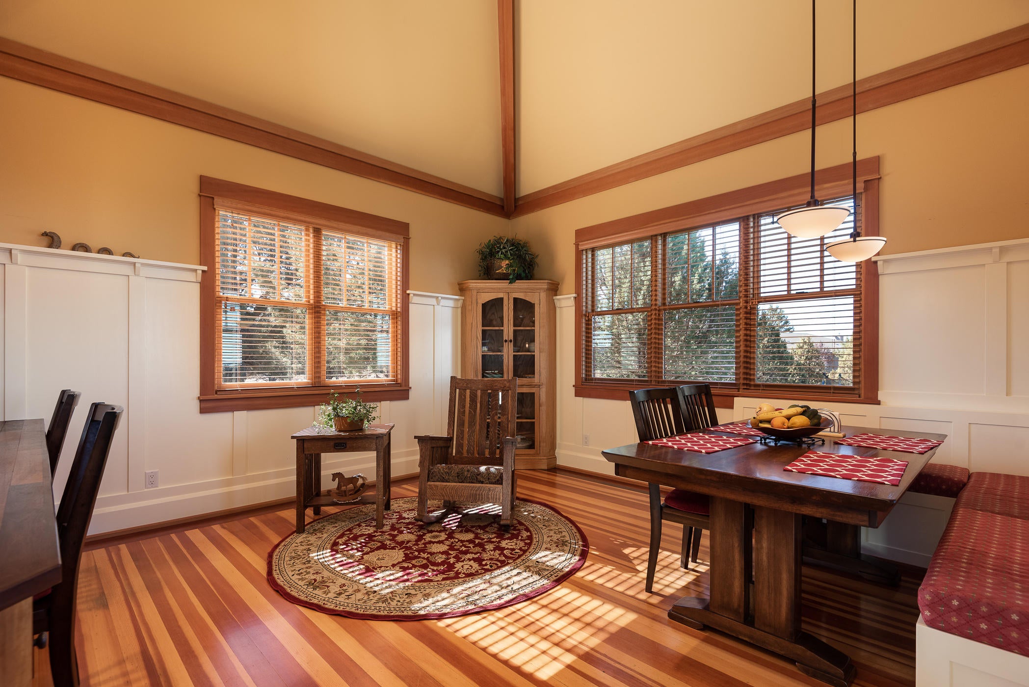 23229 Butterfield Trail Bend, OR 97702 - Photo 14 of 52 14Breakfast room