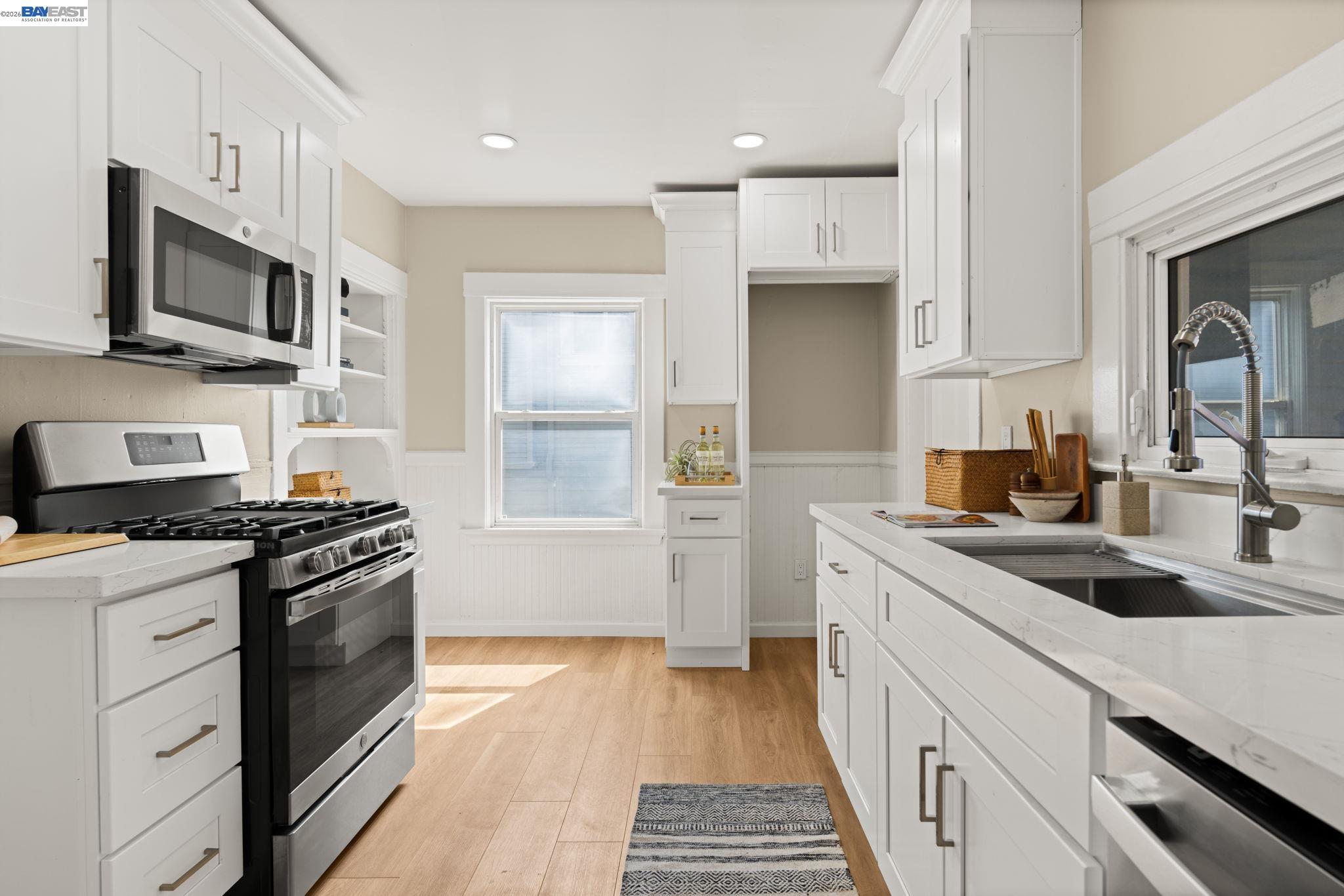 551 53rd Street Oakland, CA 94609 - Photo 12 of 52