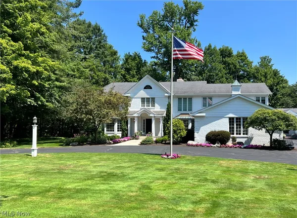 $1,950,000 | 975 Andrews Lane, Gates Mills, OH 44040