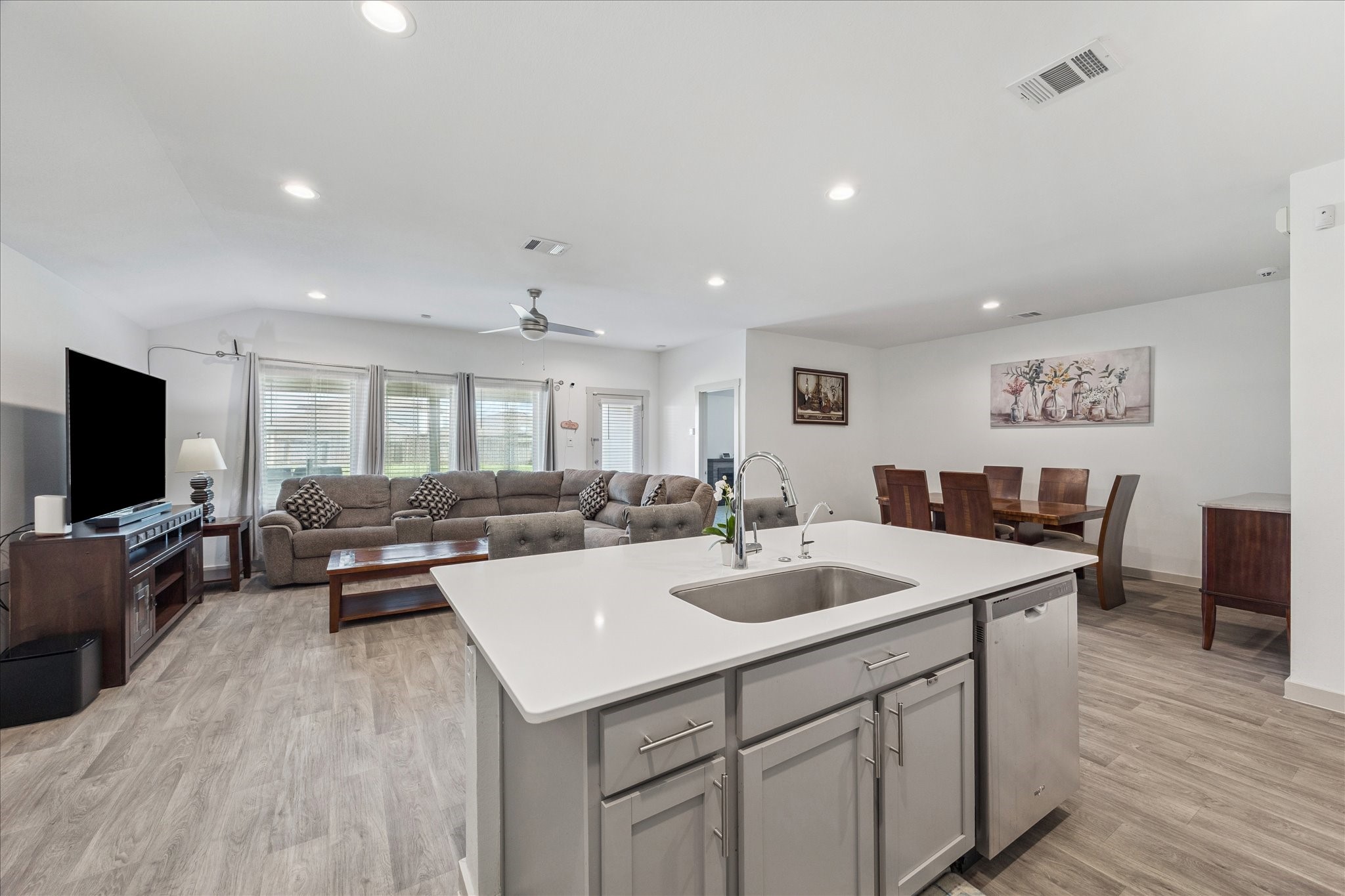 1115 Della Lane Rosharon, TX 77583 - Photo 7 of 28