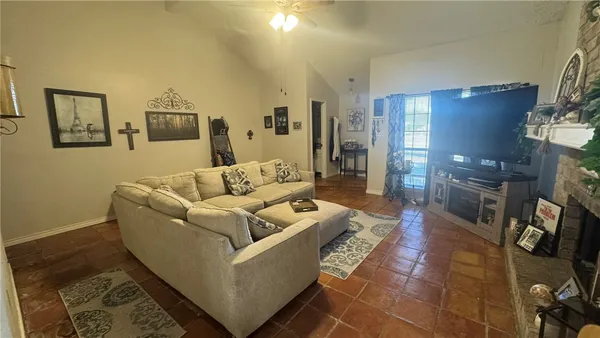 $1,650 | 11202 Willowood Creek Drive, Unit A, Corpus Christi, TX 78410