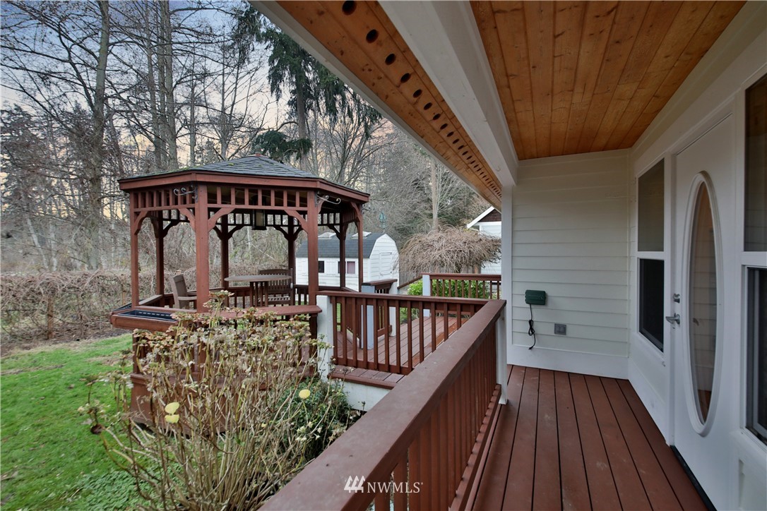 1813 Watkins Road Freeland, WA 98249 - Photo 27 of 29 a view of balcony with wooden floor