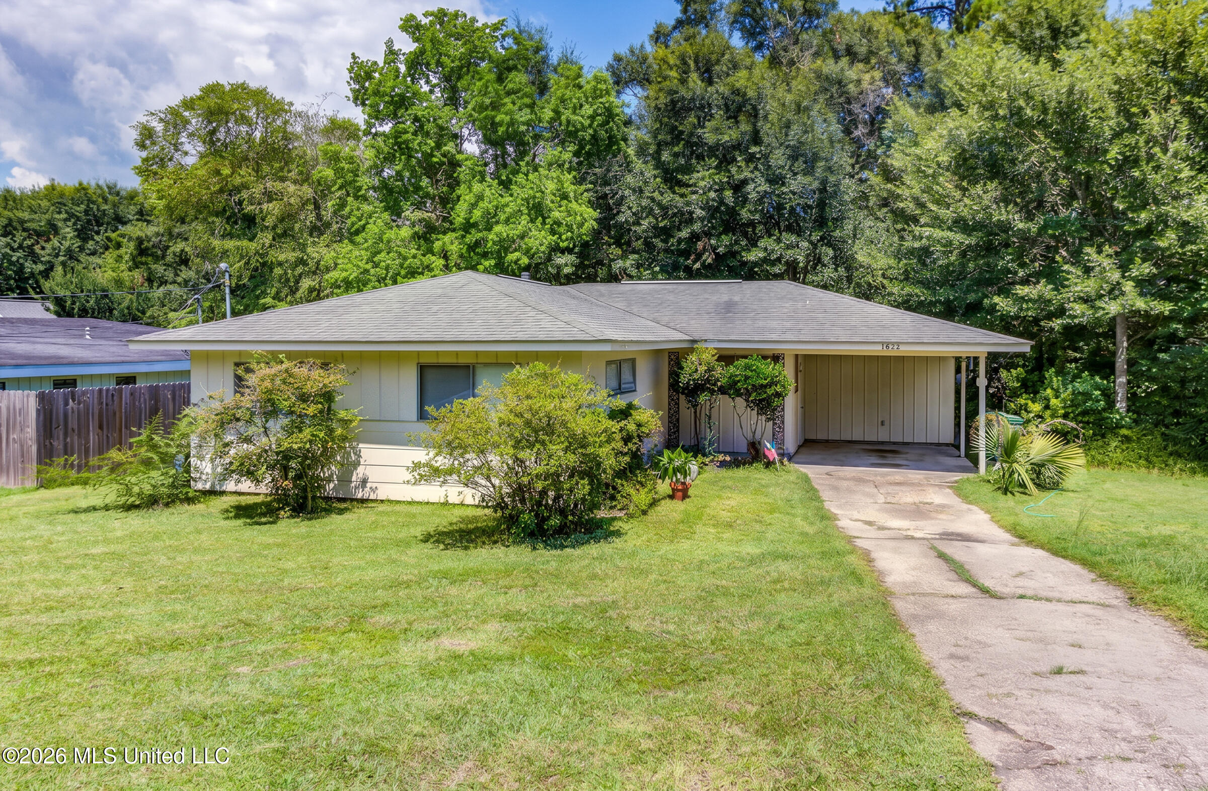 1622 Courthouse Road Gulfport, MS 39507 - Photo 1 of 1 1622 Courthouse-Front photo