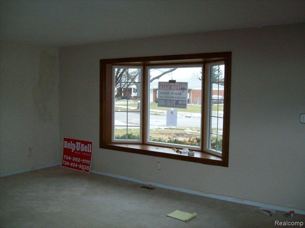 4733 Valley Road Trenton, MI 48183 - Photo 8 of 11 Bay Window