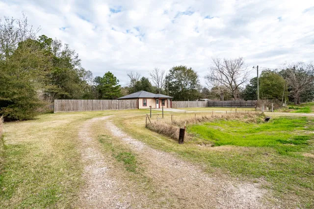 $150,000 | 3937 Farm To Market 160, Liberty, TX 77575