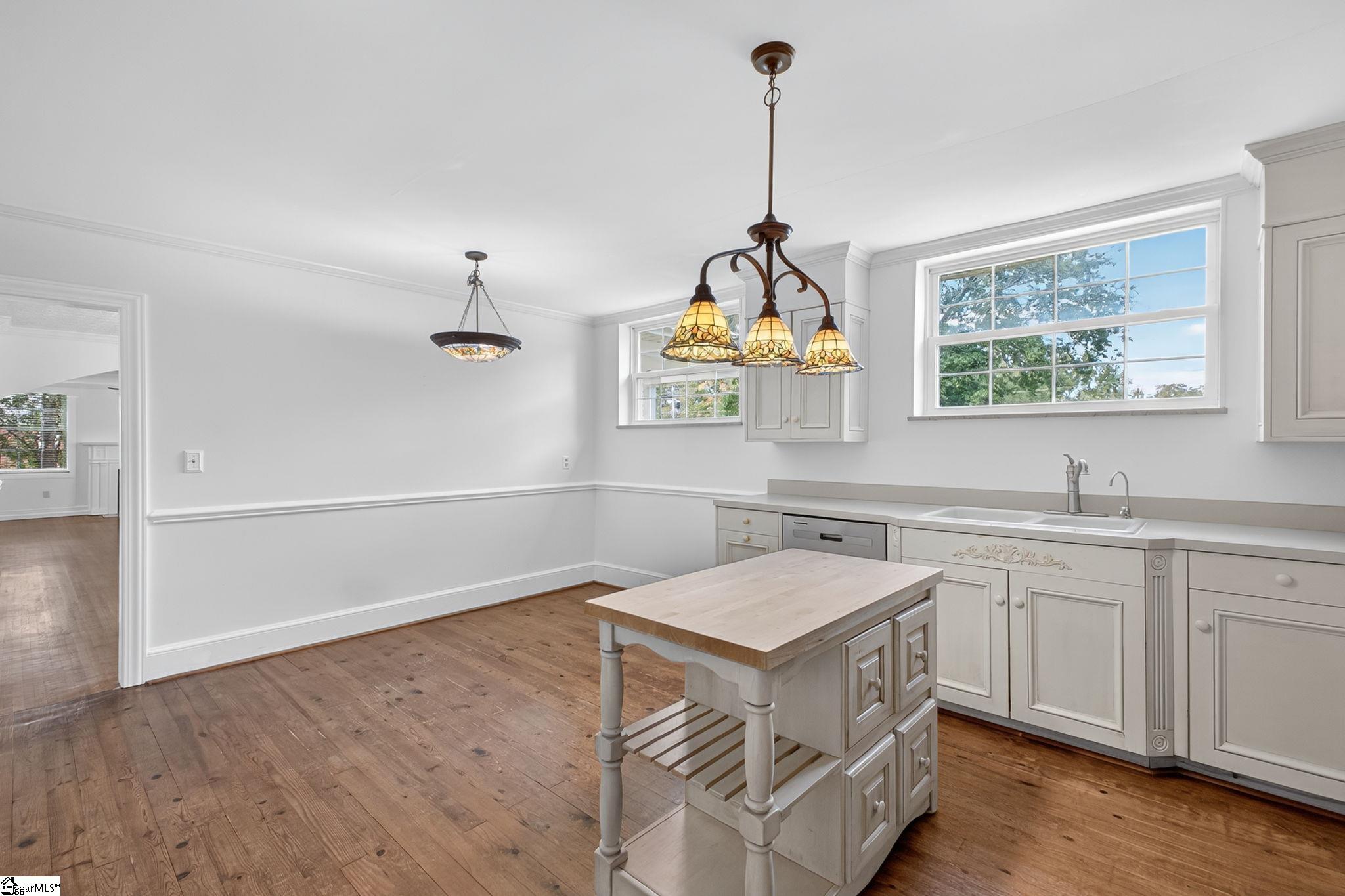 102 McBee Avenue Easley, SC 29640 - Photo 14 of 44