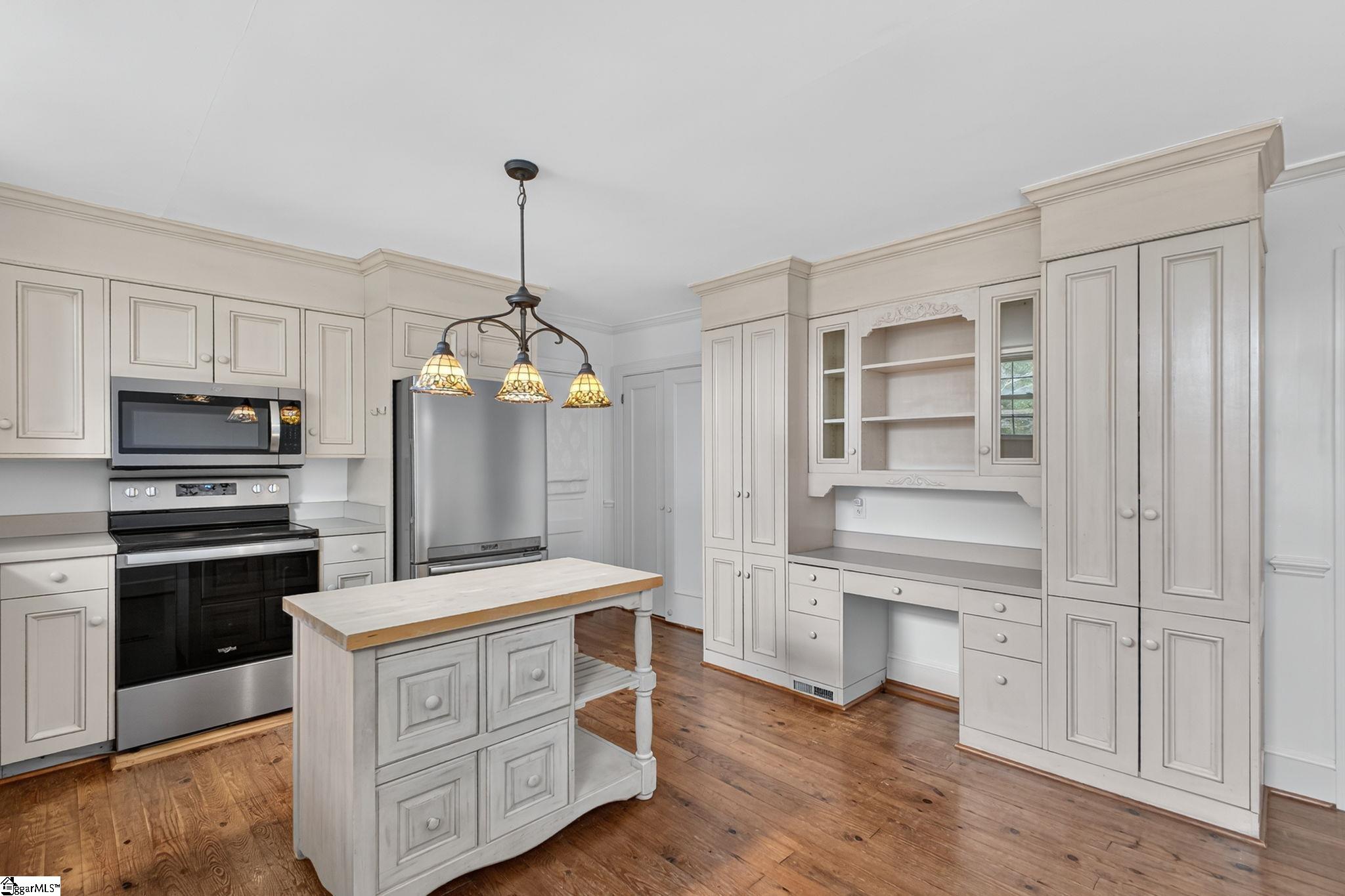 102 McBee Avenue Easley, SC 29640 - Photo 16 of 44