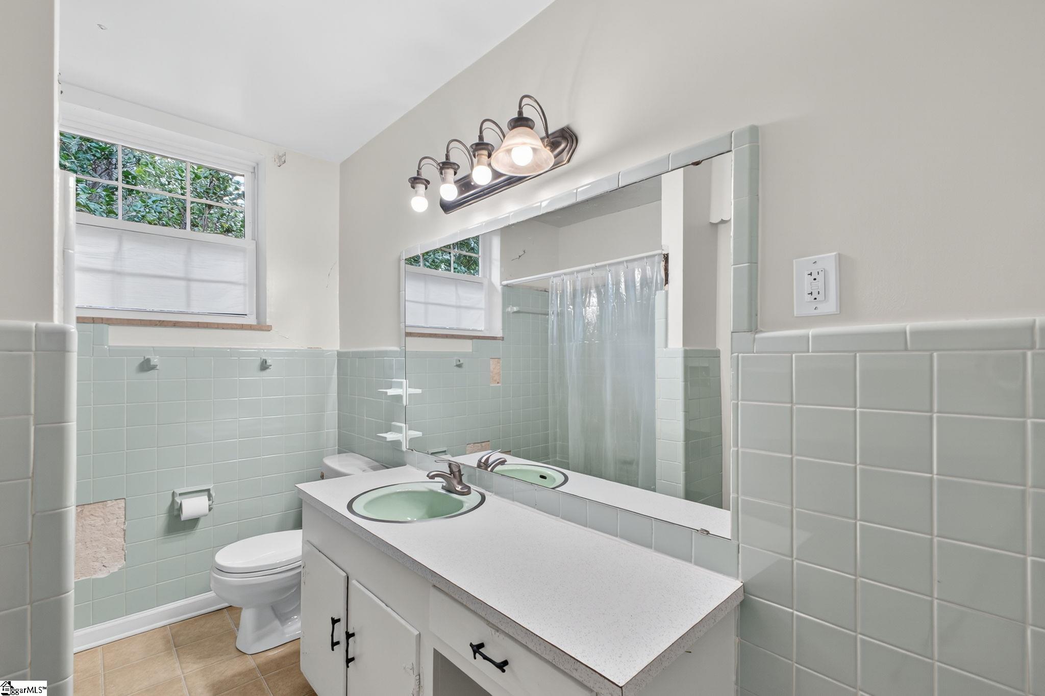 102 McBee Avenue Easley, SC 29640 - Photo 27 of 44