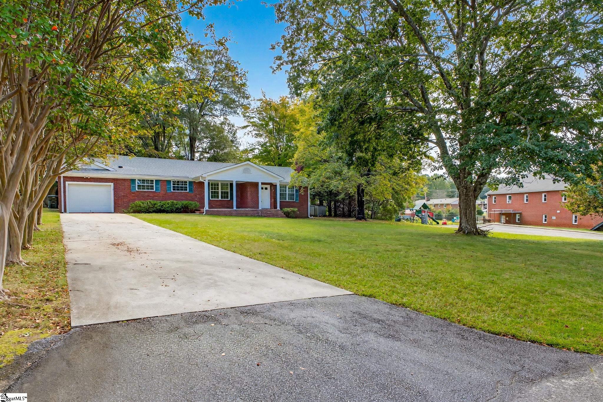 102 McBee Avenue Easley, SC 29640 - Photo 41 of 44