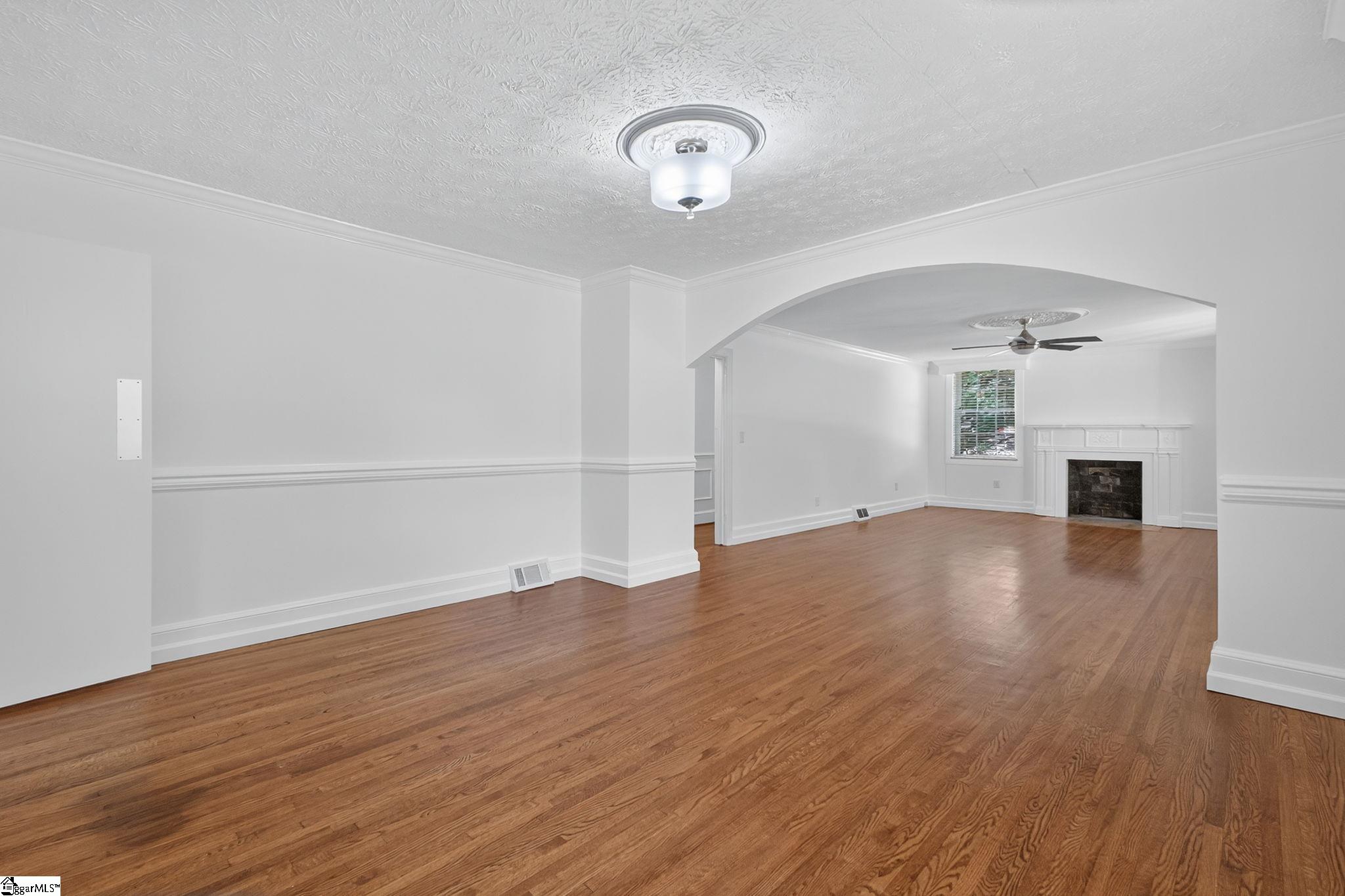 102 McBee Avenue Easley, SC 29640 - Photo 5 of 44