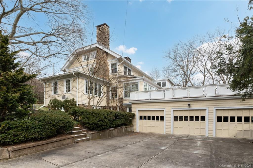 Enjoy an attached 3-car garage!