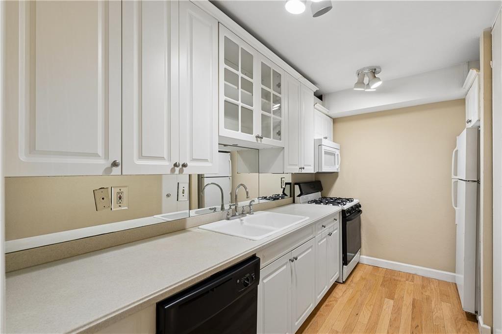 395 Pharr Road Northeast, Unit 308 Atlanta, GA 30305 - Photo 7 of 29