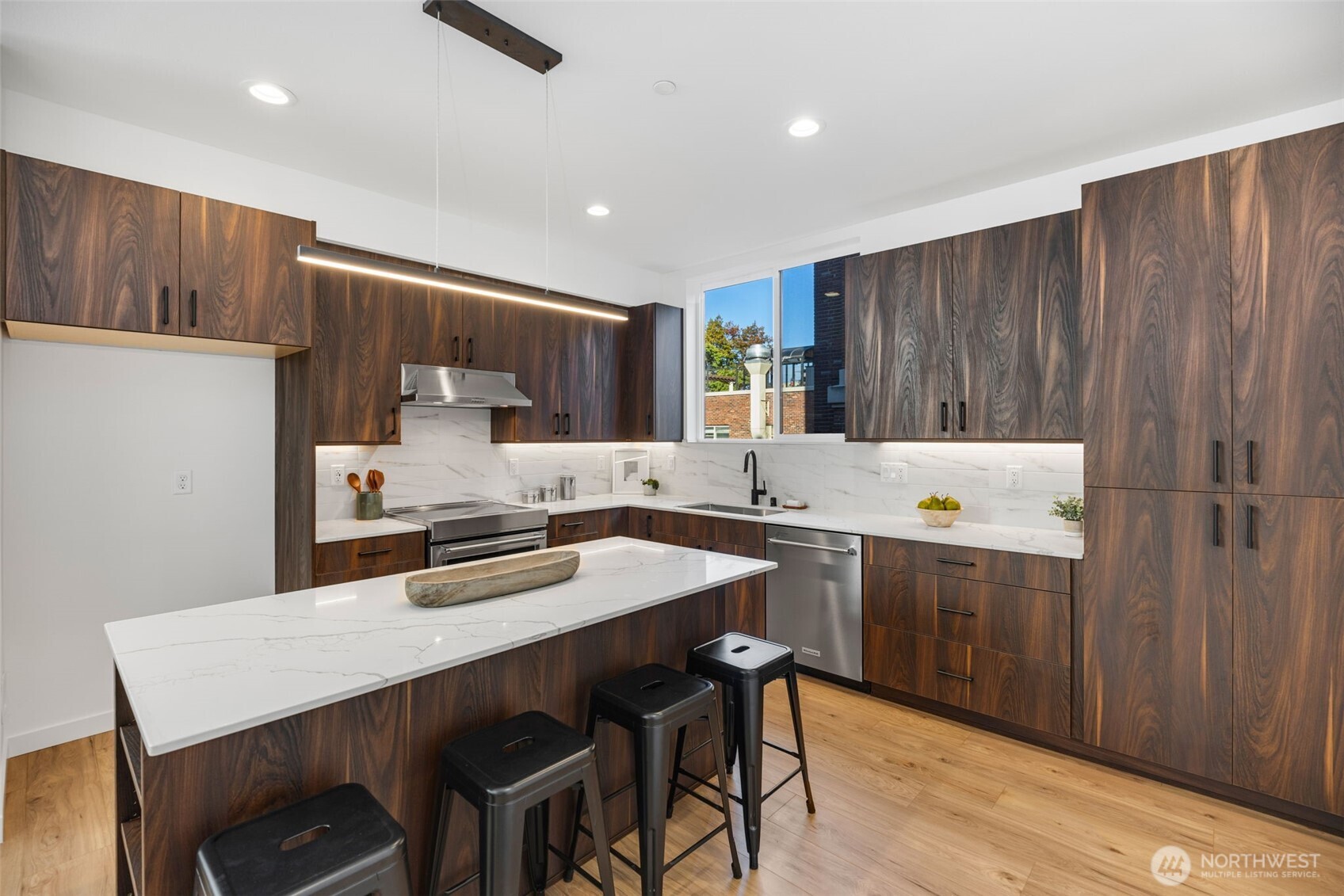 2108 1st Avenue North Seattle, WA 98109 - Photo 13 of 30