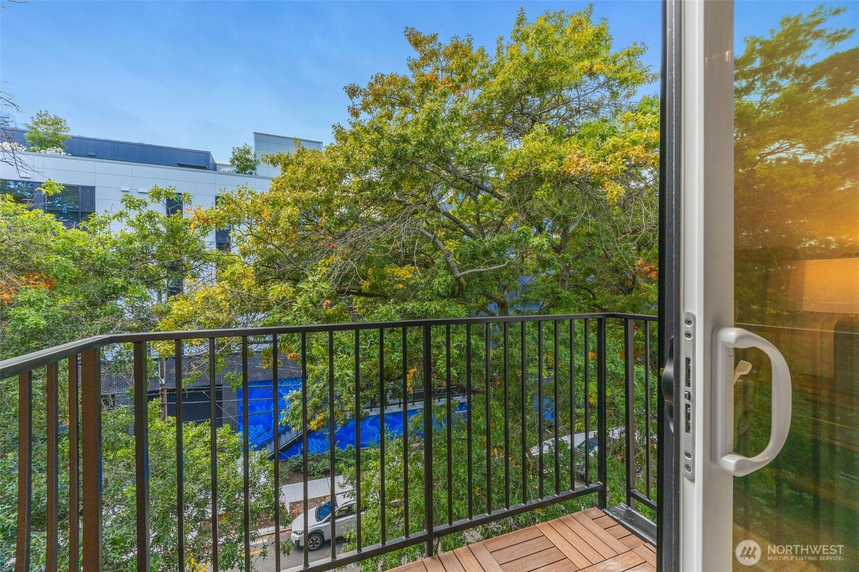 2108 1st Avenue North Seattle, WA 98109 - Photo 21 of 30