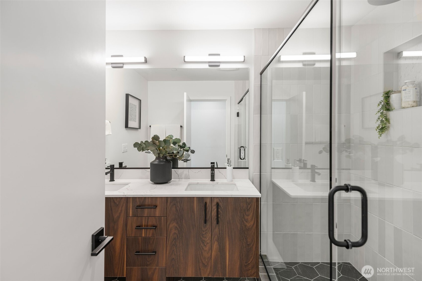 2108 1st Avenue North Seattle, WA 98109 - Photo 24 of 30