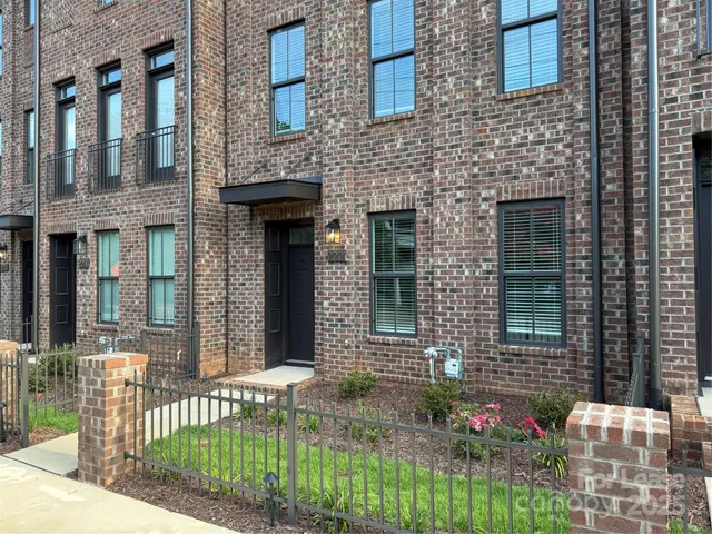 $2,650 | 222 Gilead Road, Huntersville, NC 28078