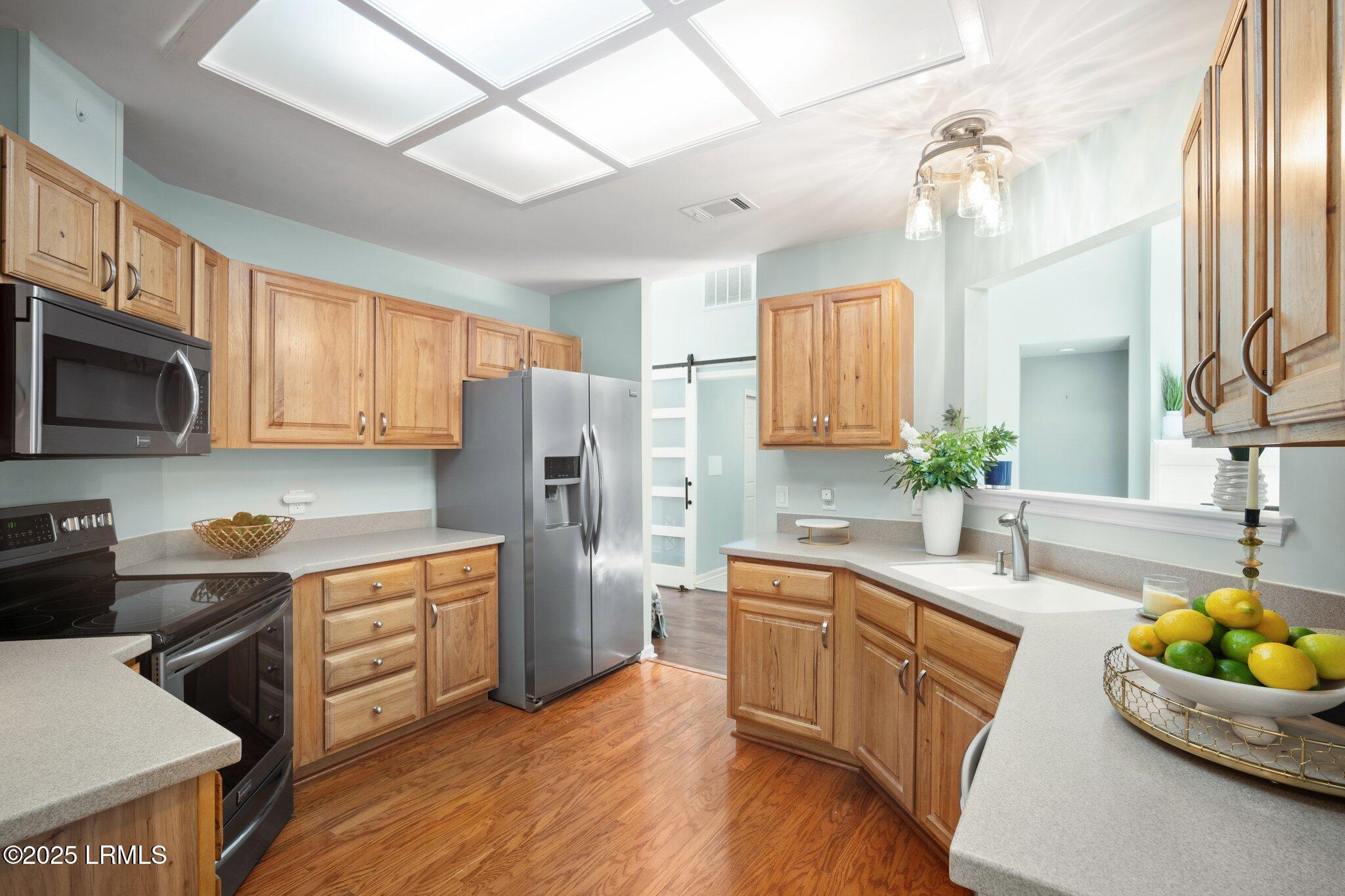 637 South Reeve Road St. Helena Island, SC 29920 - Photo 10 of 37 32-web-or-mls-DSC09253
