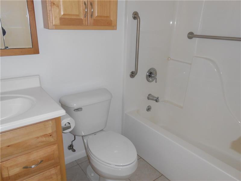 304 3rd Street Butler, PA 16001 - Photo 12 of 20 Second bath with tub