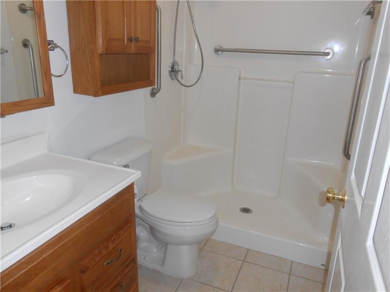 304 3rd Street Butler, PA 16001 - Photo 9 of 20 Full bath with walkin shower