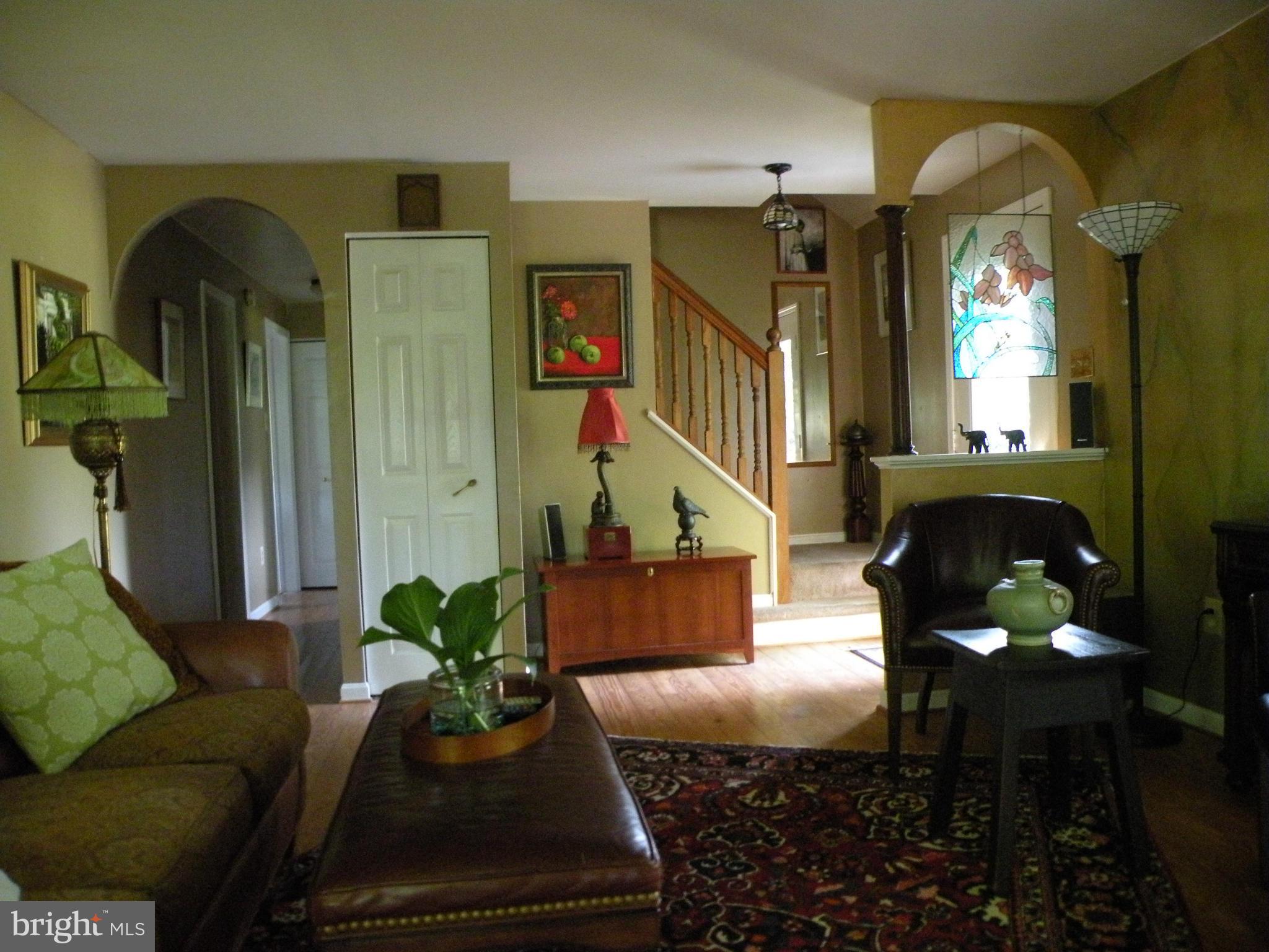 10592 Cliff Mills Road Marshall, VA 20115 - Photo 16 of 30 Living Room