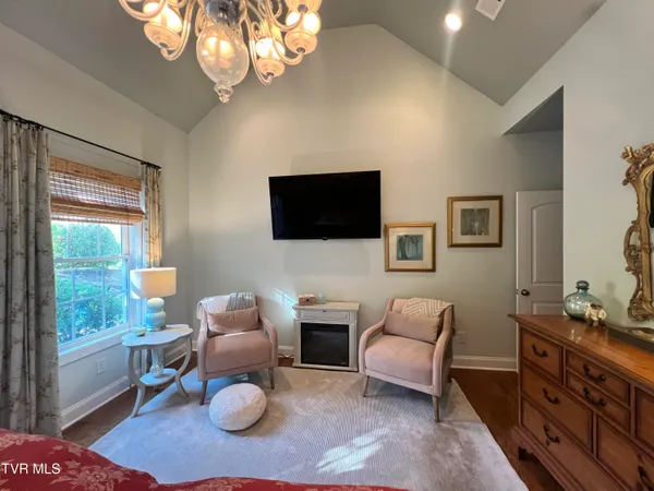 $570,000 | 2416 Edinburgh Channel Road, Kingsport, TN 37664
