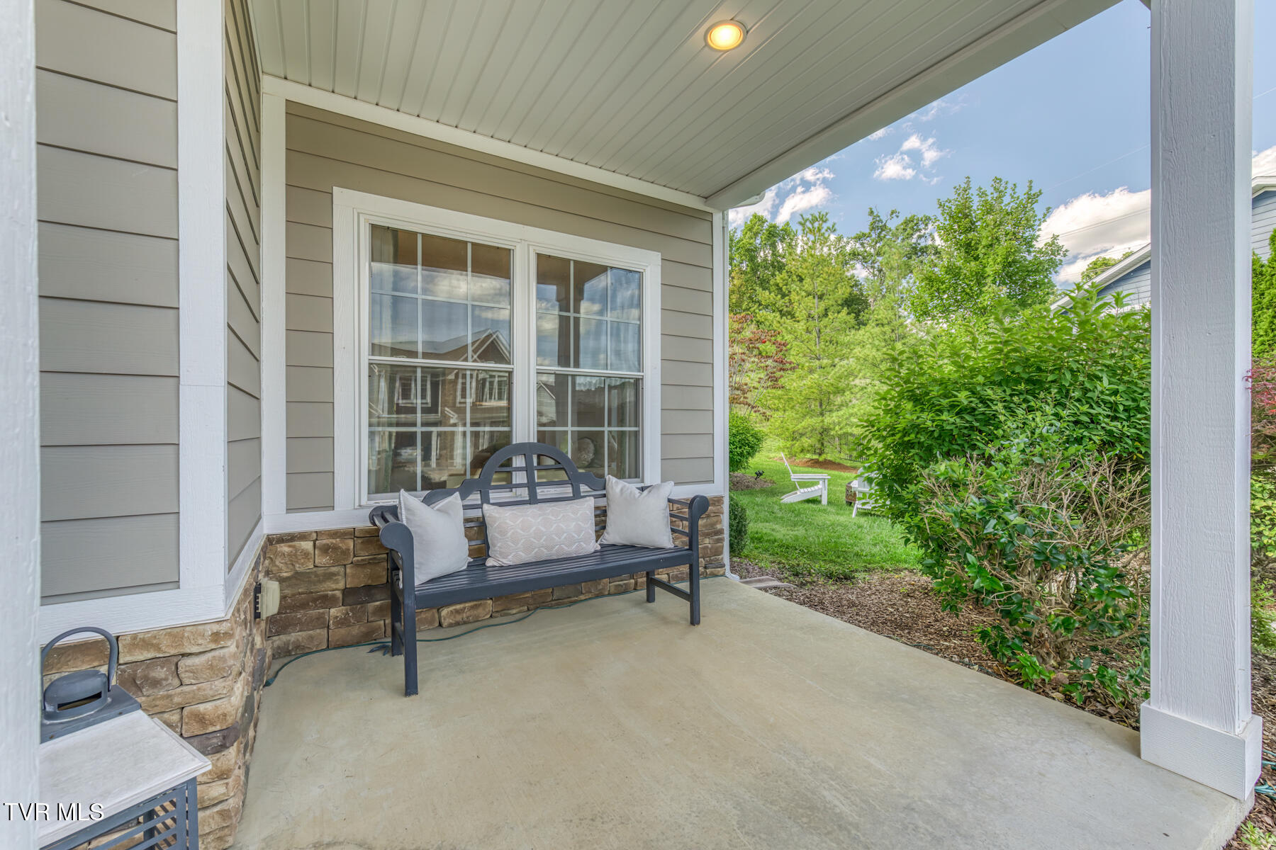 2416 Edinburgh Channel Road Kingsport, TN 37664 - Photo 3 of 52 Edinburgh Photo 3