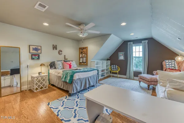 $570,000 | 2416 Edinburgh Channel Road, Kingsport, TN 37664