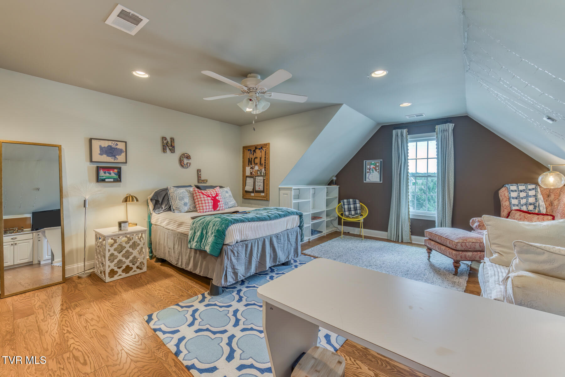 2416 Edinburgh Channel Road Kingsport, TN 37664 - Photo 35 of 60 Edinburgh Photo 26