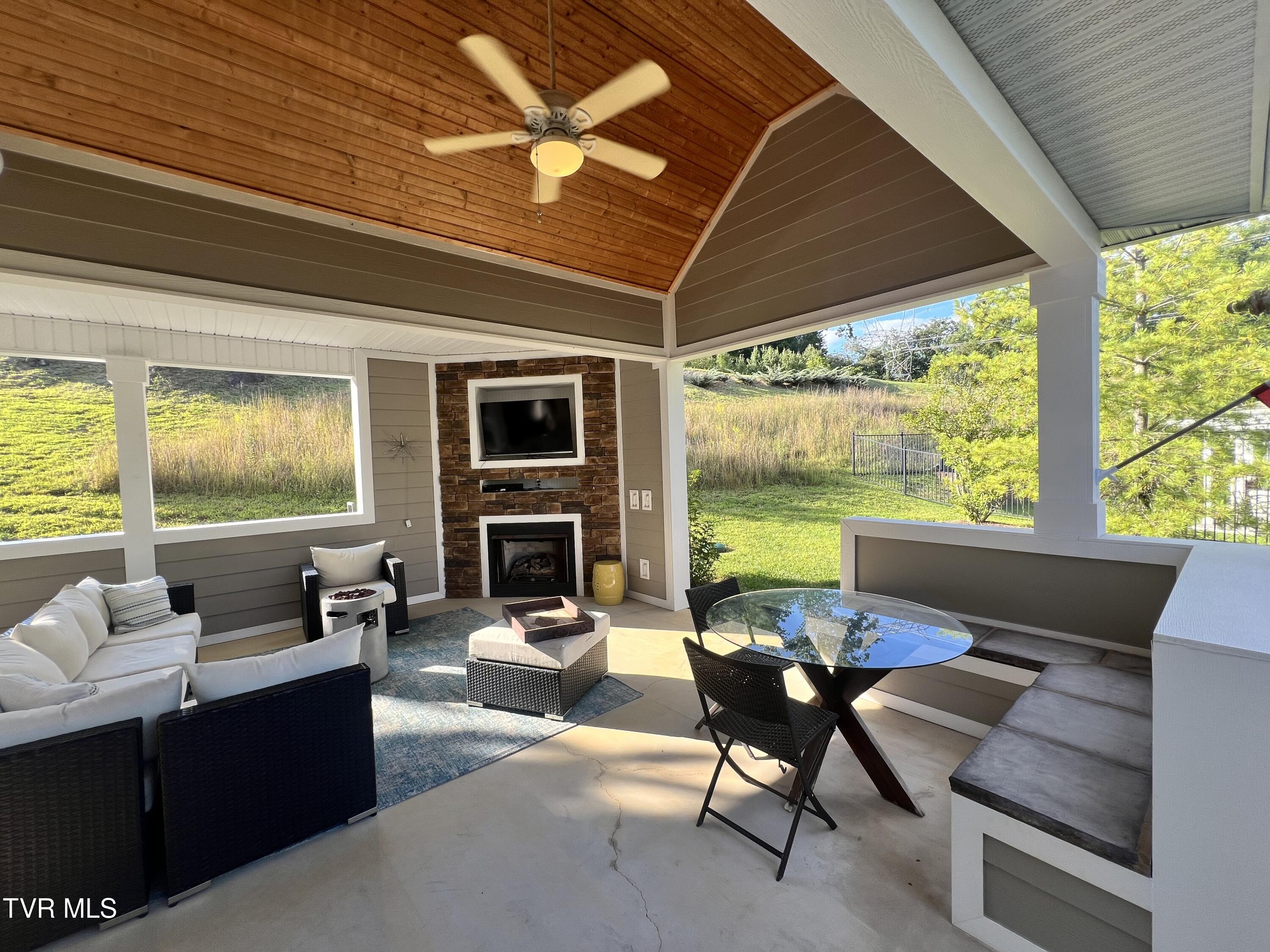 2416 Edinburgh Channel Road Kingsport, TN 37664 - Photo 50 of 60 Outdoor 7
