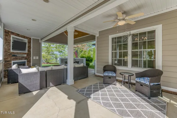 $570,000 | 2416 Edinburgh Channel Road, Kingsport, TN 37664