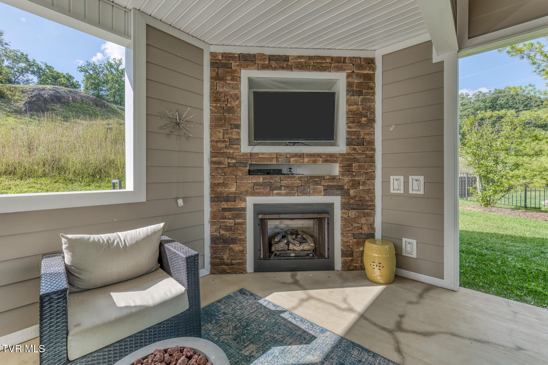 2416 Edinburgh Channel Road Kingsport, TN 37664 - Photo 56 of 60 Edin Photo 38