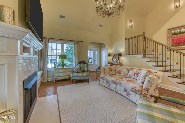 $570,000 | 2416 Edinburgh Channel Road, Kingsport, TN 37664