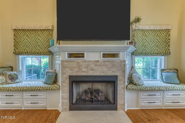 $570,000 | 2416 Edinburgh Channel Road, Kingsport, TN 37664