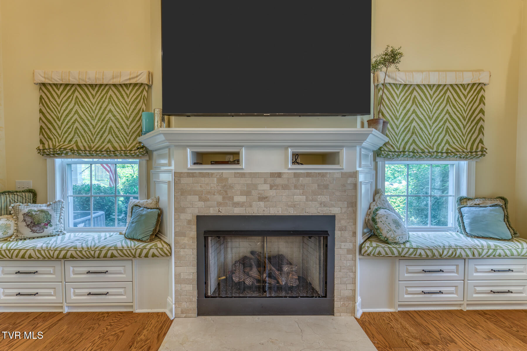 2416 Edinburgh Channel Road Kingsport, TN 37664 - Photo 8 of 52 Edinburgh Photo 8