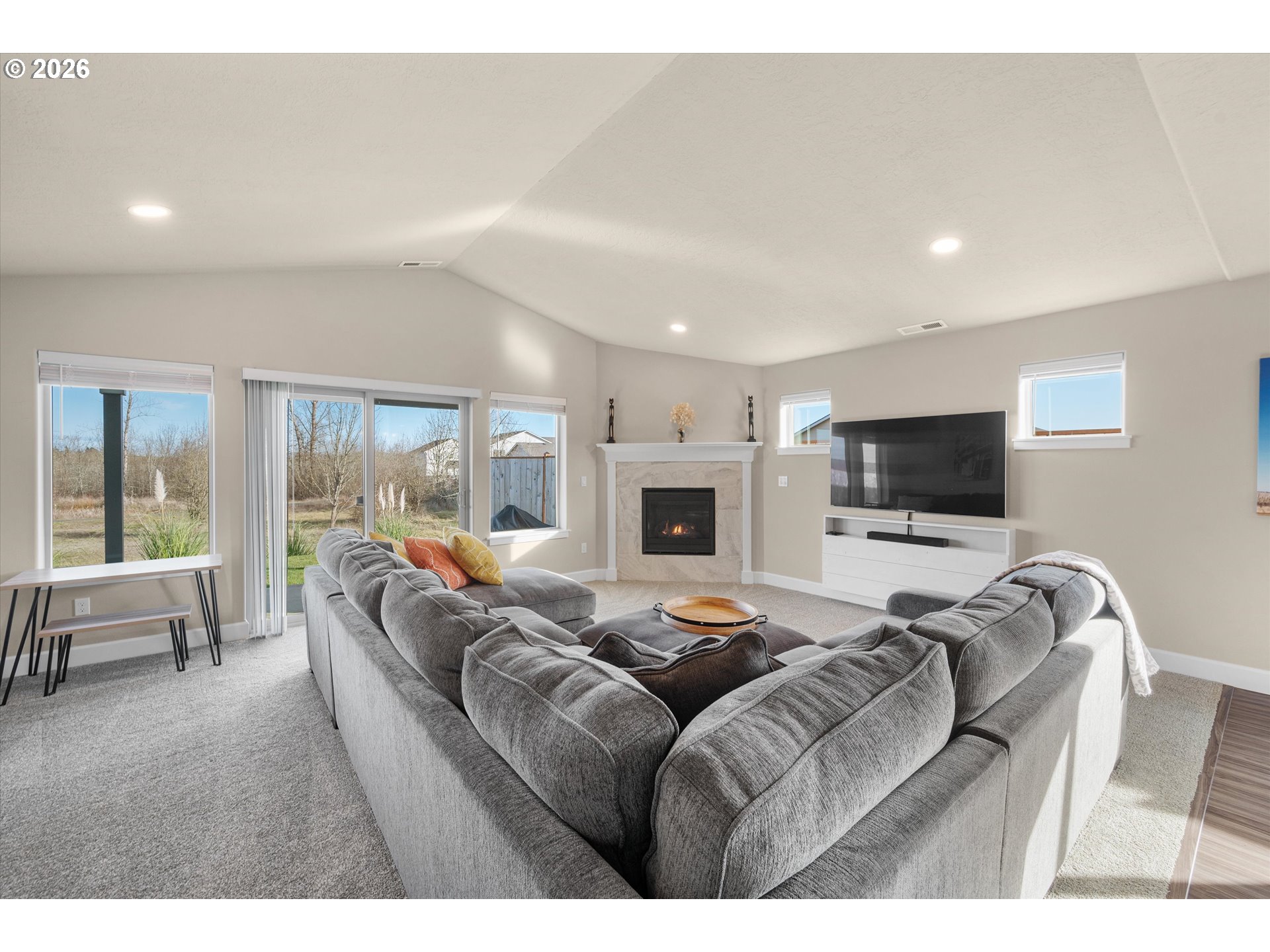 475 South 10th Street Monroe, OR 97456 - Photo 3 of 46 Living Room