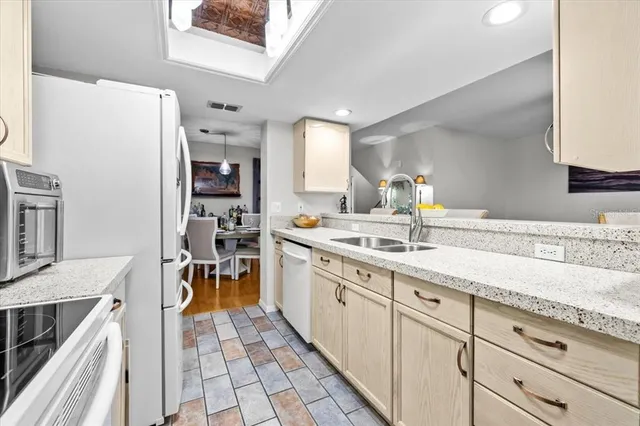 $3,800 | 2392 Hanover Drive, Dunedin, FL 34698