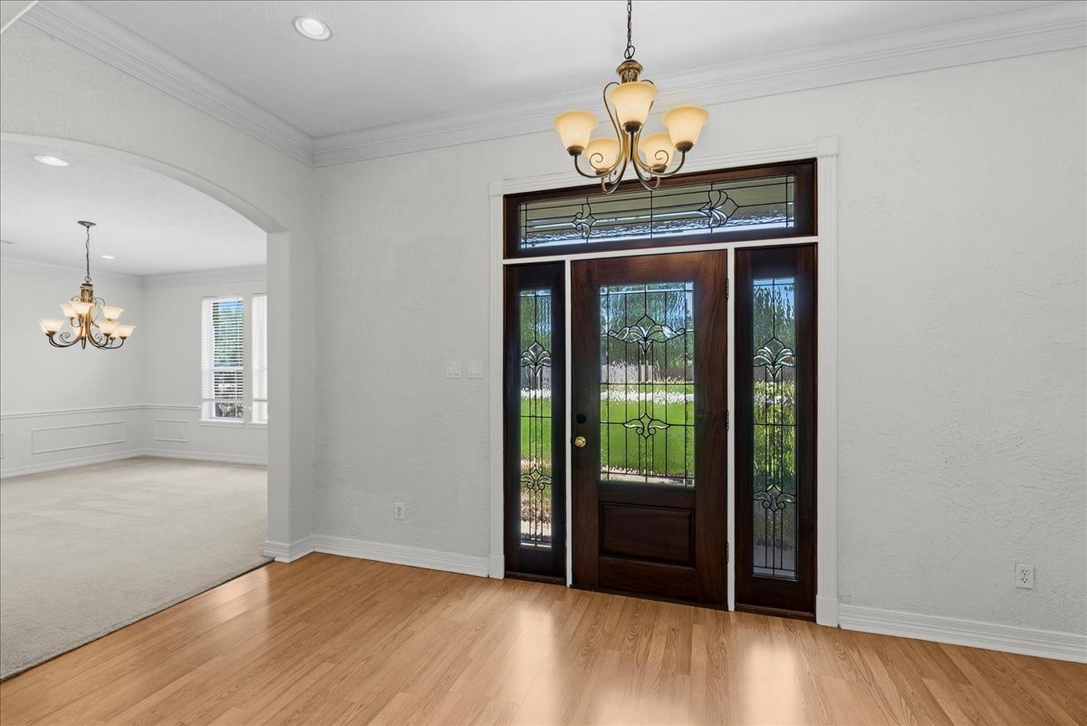 1607 Delta Lane Baytown, TX 77523 - Photo 4 of 48 This grand entrance is beautiful.