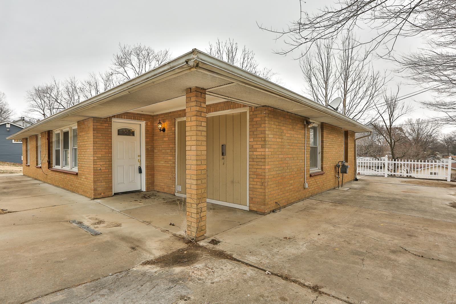611 Magoffin Road St. Louis, MO 63129 - Photo 2 of 23 Gallery Image 2