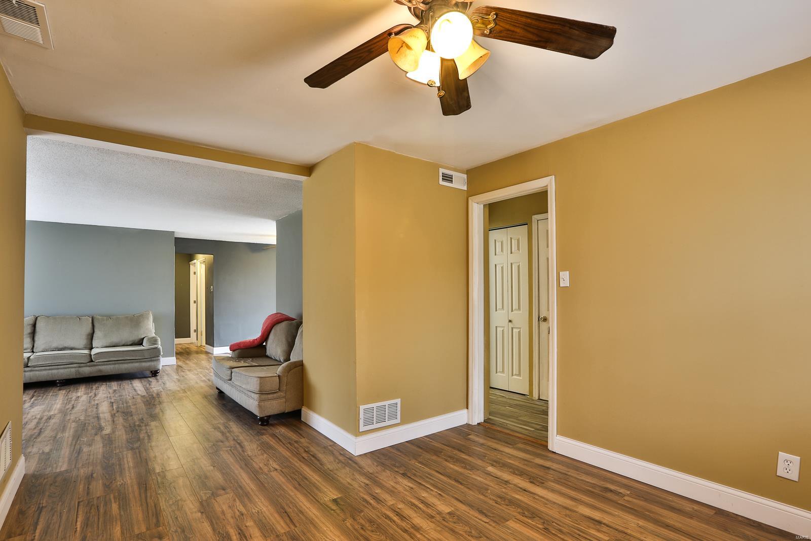 611 Magoffin Road St. Louis, MO 63129 - Photo 11 of 23 Gallery Image 11