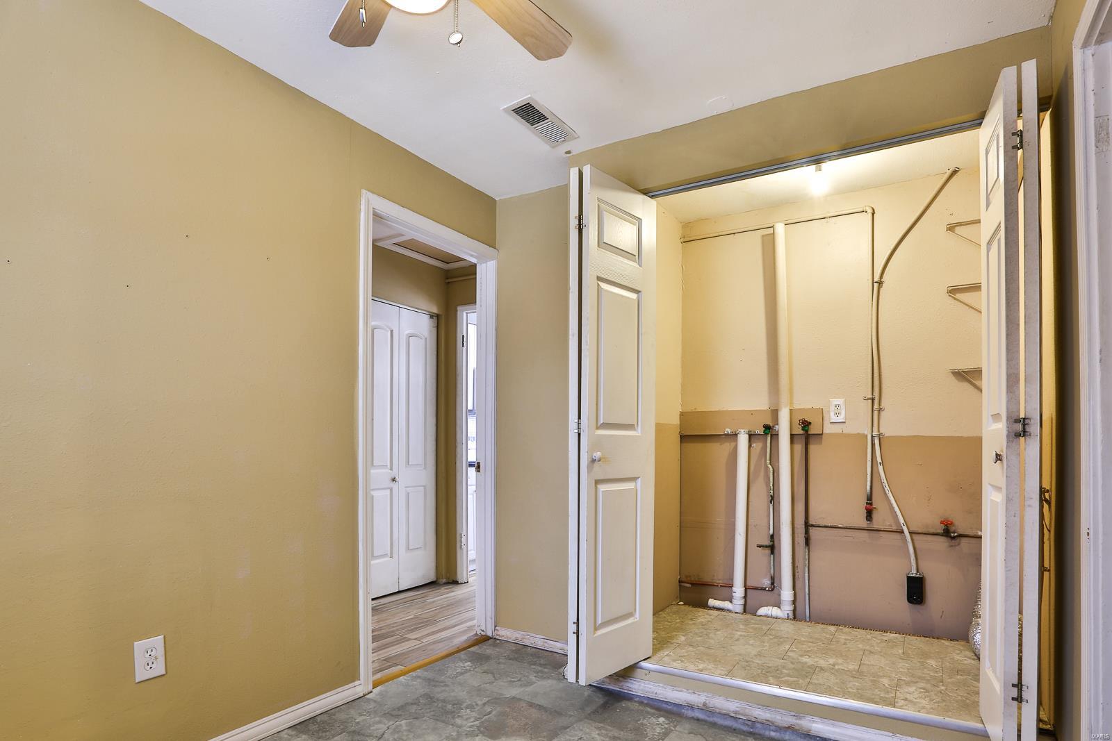 611 Magoffin Road St. Louis, MO 63129 - Photo 12 of 23 Gallery Image 12